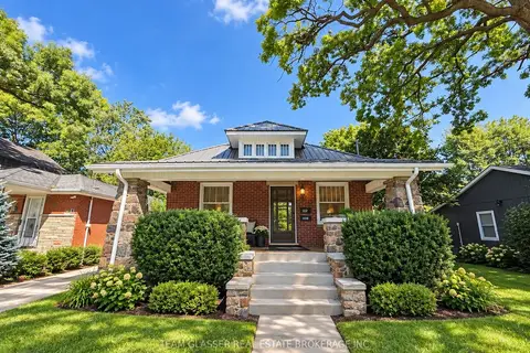 884 TRAFALGAR Street Upper