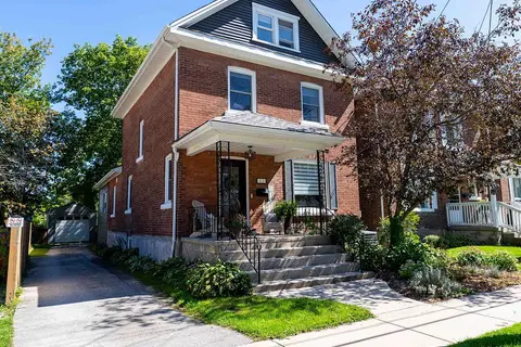 1321 4th Avenue W