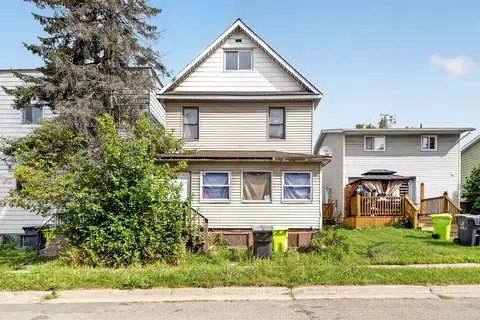 678 Albert Street W
