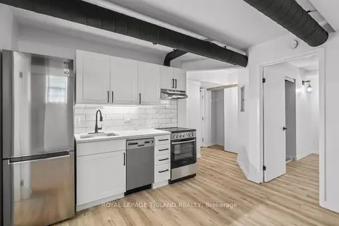 330 Clarence Street B3