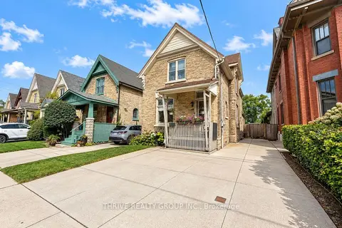 162 Tecumseh Avenue E Upper