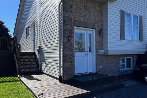 7 Lang Court