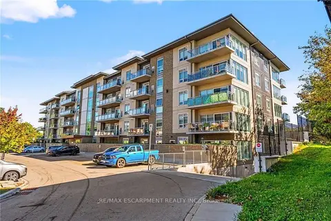 16 MARKLE Crescent 413
