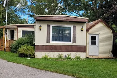 9839 Lakeshore Road 5