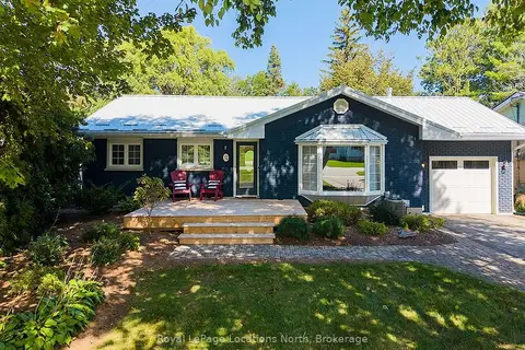 32 Napier Street E