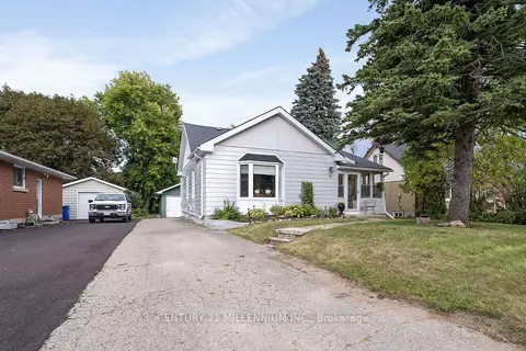 11 Dundas Street W