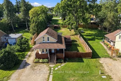 8 CLARKE Street S
