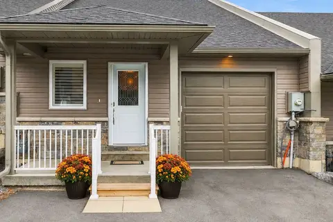 8 Ferris Court