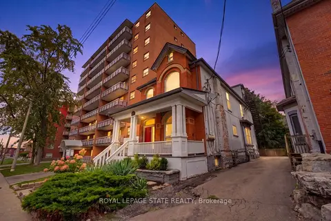 113 Wentworth Street S