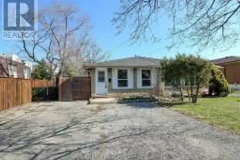 881 Lawrence Road UPPER