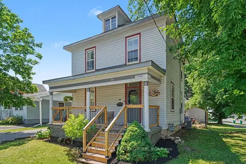 98 Drummond Street E