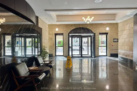 435 Albert Street 211