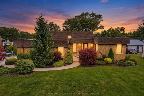 21 Thorncrest Road