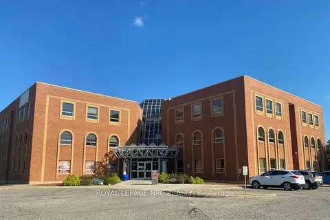 180 Vine Street S 305