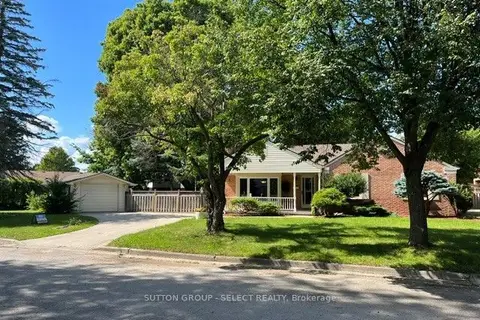 6 KIRKTON Court LOWER