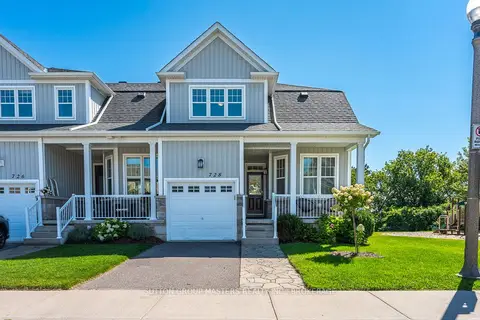 728 Newmarket Lane