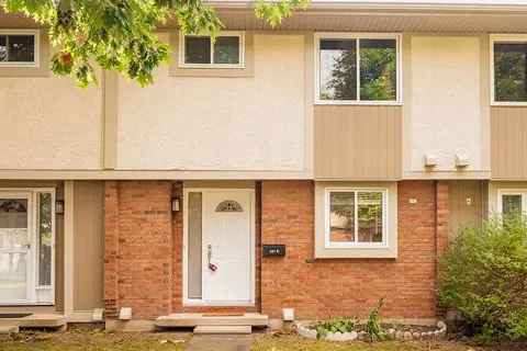 451 Moodie Drive E