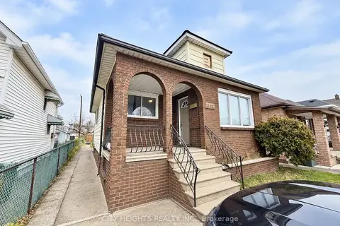 1102 Langlois Avenue 1102