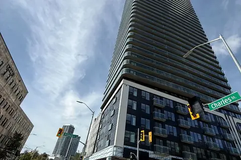 30 Francis Street S 405