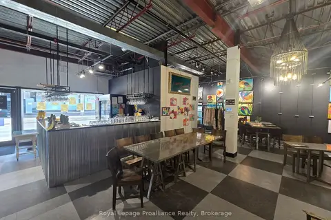 22 Front Street 113