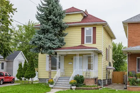 941 Cataraqui Street