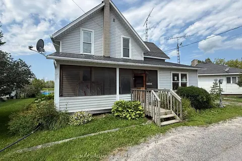 12 Circle Drive S