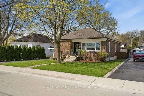31 CAMERON Avenue