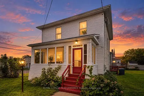 139 Eighth Street W