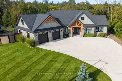 28 Lakeside Woods Crescent