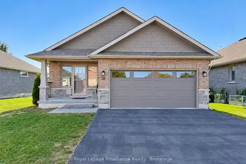 38 Mercedes Drive