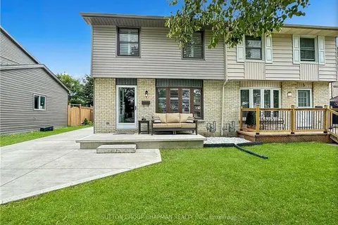 7 Acton Crescent