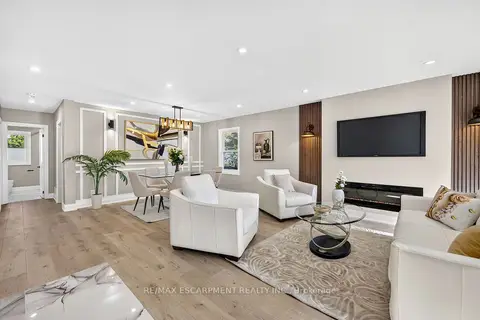 362 Rosseau Road