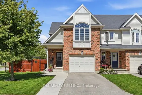914 Silverfox Crescent
