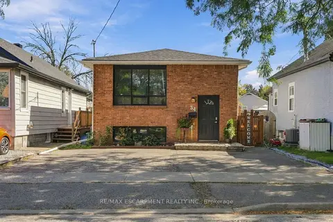 34 Grantham Avenue S