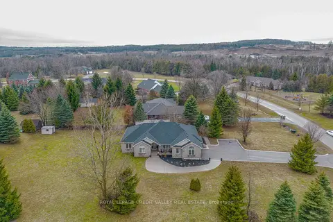 48 Rayburn Meadows Road
