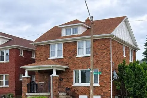 589 Giles Boulevard W