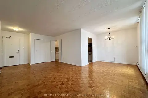 35 Towering Heights Boulevard 809