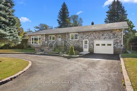 2187 Des Pins Street