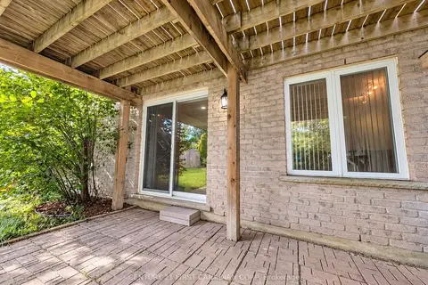 924 Guildwood Boulevard LOWER