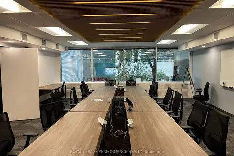 141 W Laurier Avenue W 200