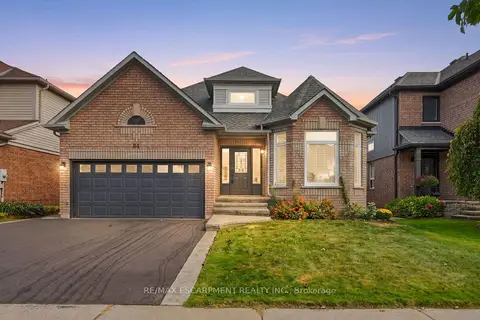 84 RILEY Street