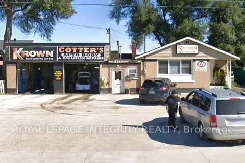 1425 Woodroffe Avenue