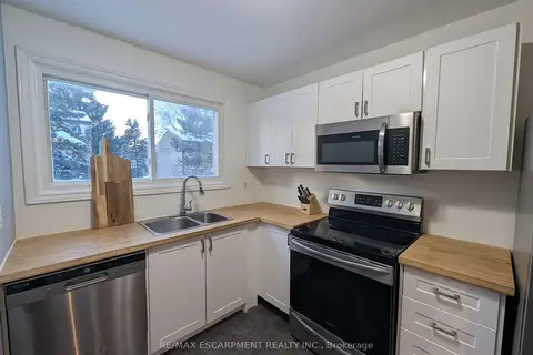 1440 Garth Street 32