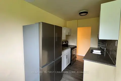 1830 DUMONT Street 207