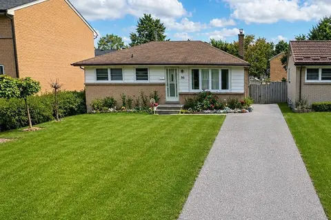 104 Queenston Crescent