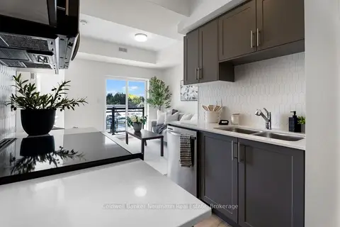 940 St David Street N 51