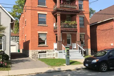 421 Lisgar Street 3
