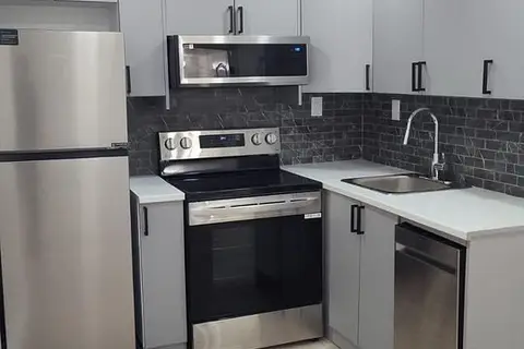 199 Port Crescent E Basement