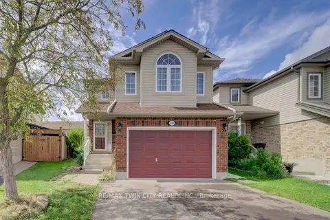 1064 Copper Leaf Crescent