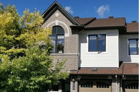 348 TOURMALINE Crescent